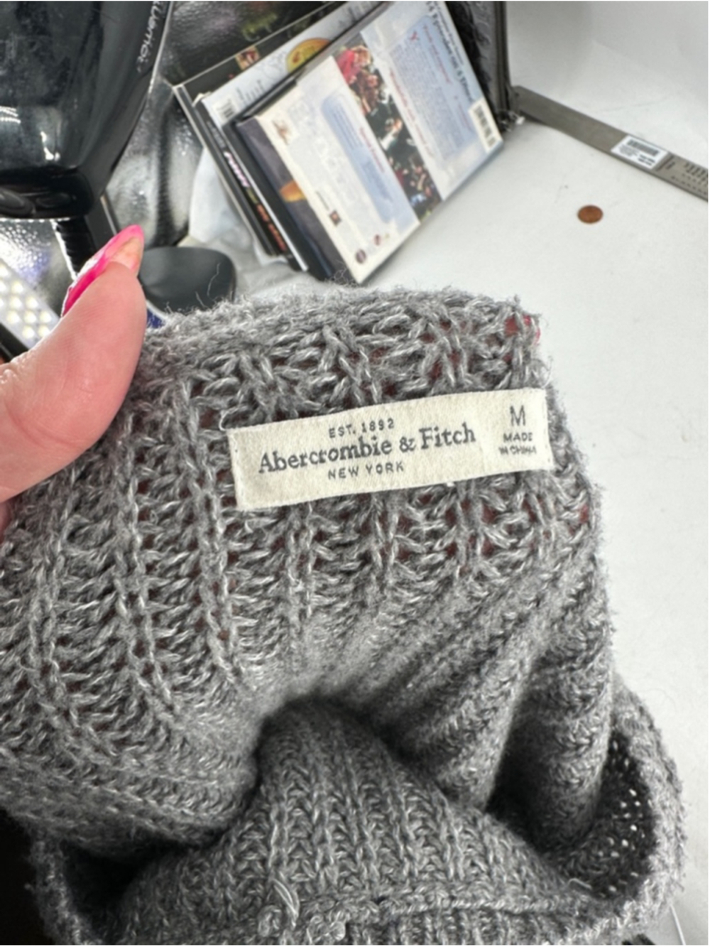 Abercrombie & Fitch Open Knit Sweater off the shoulder light weight y2k sz M - Picture 3 of 8